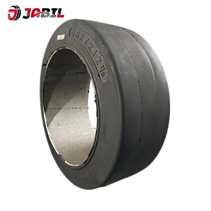 Нажмите на шины вилочного погрузчика